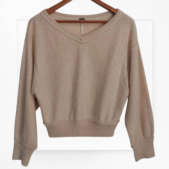 Free People 100% Cashmere Sweater XS Oatmeal Beige V-Neck Soft Luxe Knit EUC - Picture 10 of 10